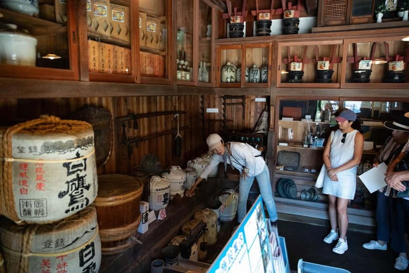 Tokyo: Old Quarter Yanaka Walking Tour - Meeting at Nippori Station and entering Yanaka