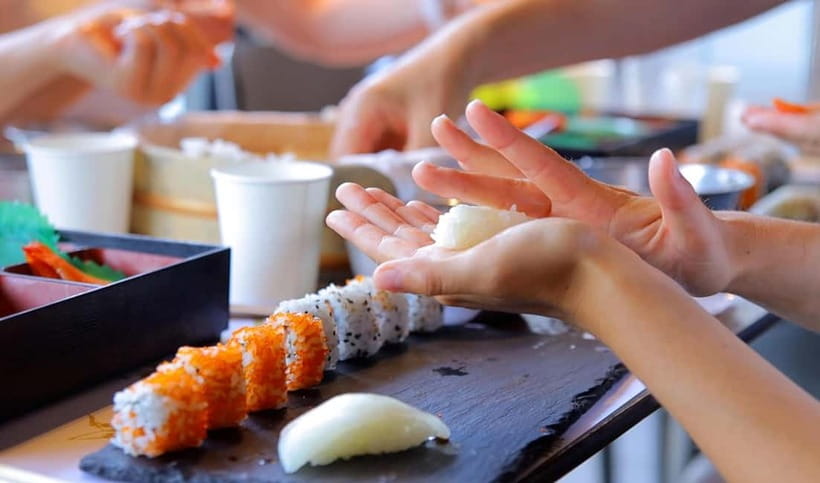 Tokyo: Roll and Authentic Sushi Making Class in Asakusa - Dietary needs and menu changes