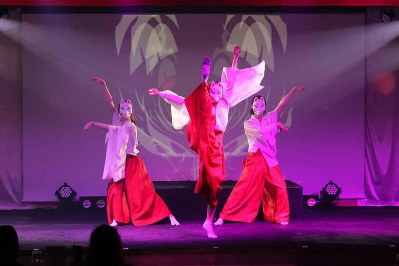 Tokyo: Samurai Entertainment Night Show in Kanda Shrine - How the experience works for families and solo visitors