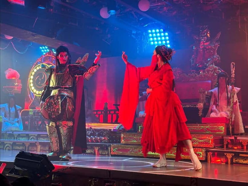 Tokyo: Samurai Restaurant Show Ticket with 2 Drinks - Key points at a glance