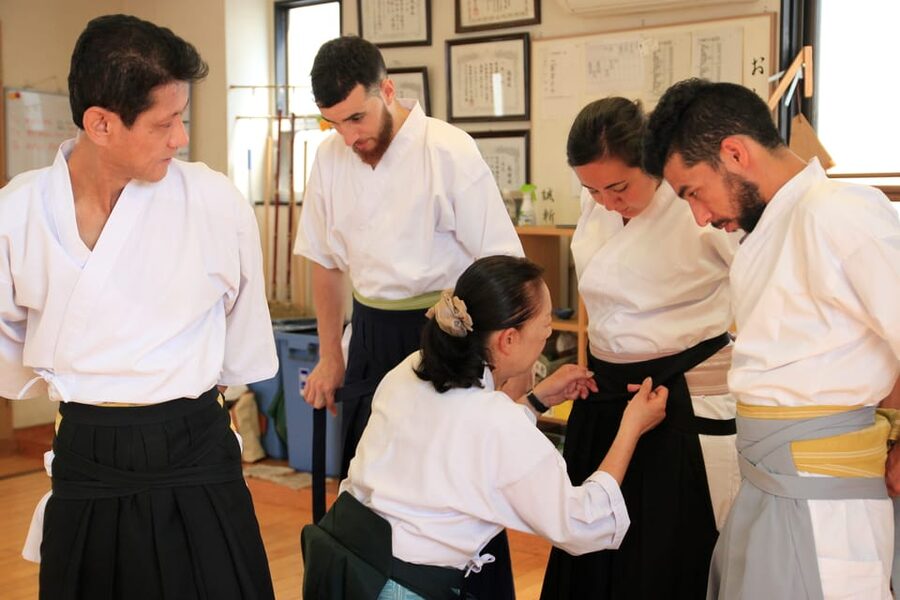 Tokyo: Samurai Sword & Archery Class from Samurai Descendant - Iai: handling a sword with control