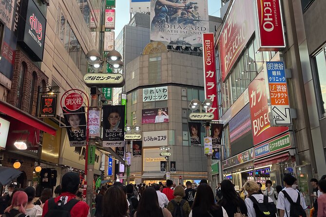 Tokyo: Shibuya Highlights Walking Tour - What the small group changes