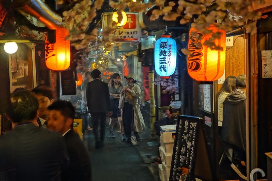 Tokyo: Shinjuku Bar Hopping with All-You-Can-Drink & Dinner - Why Shinjuku Bar Hopping Works for First-Time Visitors