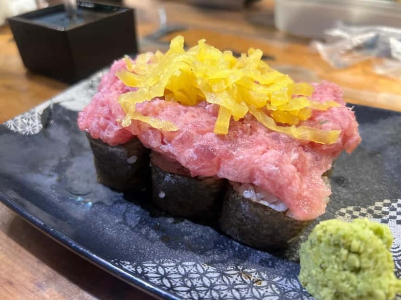 Tokyo: Shinjuku Food Tour (15 Dishes and 4 Eateries) - Kabukicho after dark