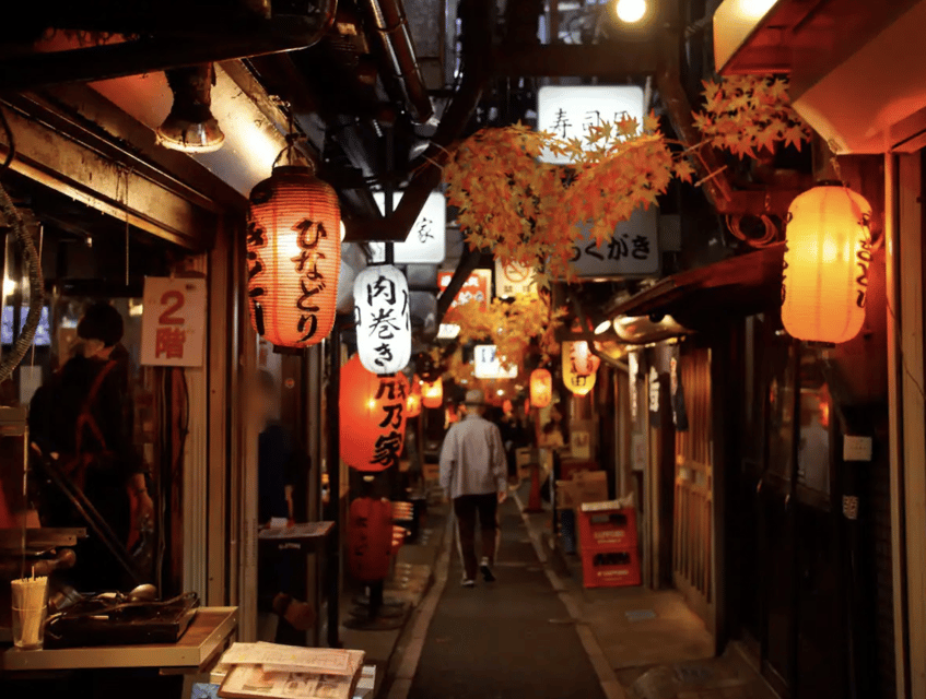 Tokyo: Shinjuku Local Bar and Izakaya Guided Walking Tour - Starting among the lanterns of Omoide Yokocho