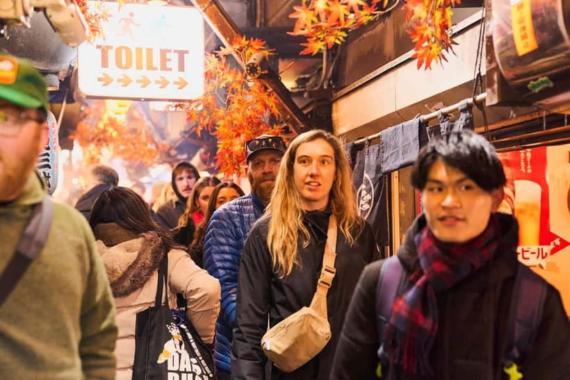 Tokyo: Shinjuku Nightlife & Secret Backstreets Walking Tour - Key points at a glance