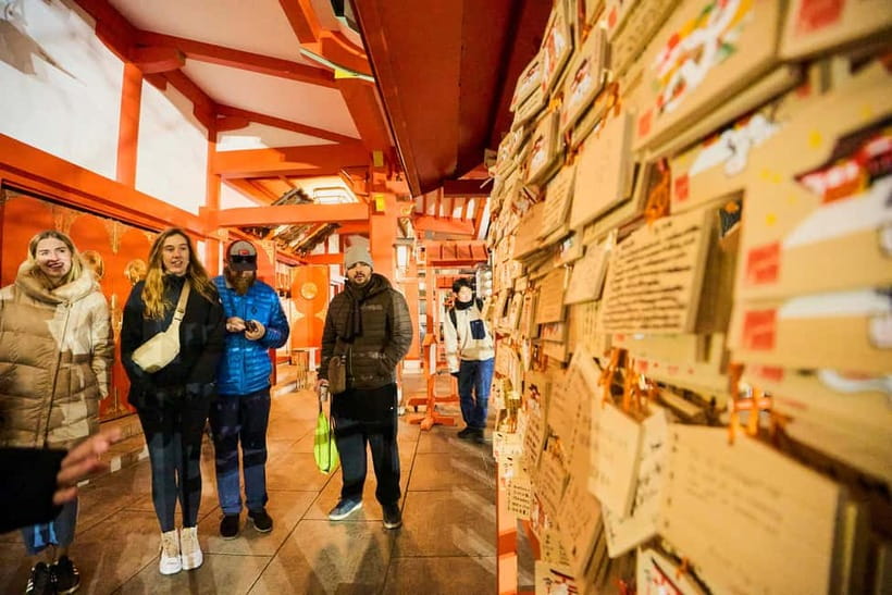 Tokyo: Shinjuku Nightlife & Secret Backstreets Walking Tour - Omoide Yokocho: small lanes and useful food advice