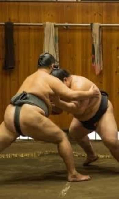 Tokyo: Sumo Show and Experience in Shinjuku - Entering the building near Daiso