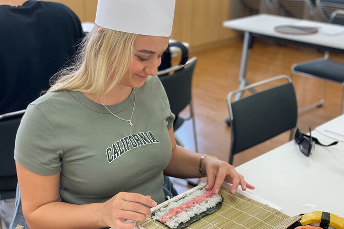 Tokyo Sushi Making Class in Tsukiji with Professional Chef - Using the Tsukiji location well