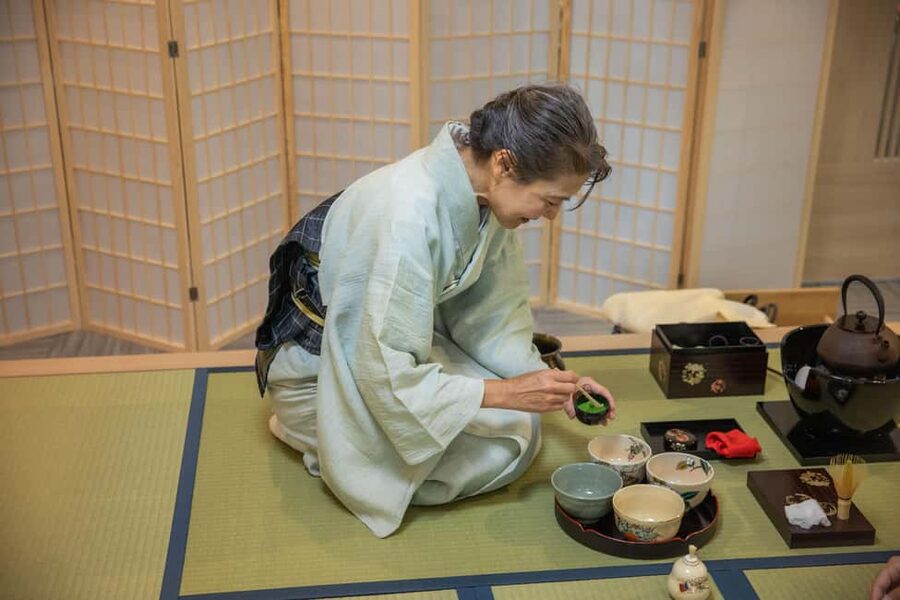 Tokyo: Tea Ceremony Experience in Asakusa - Making your own bowl and tasting the sweets