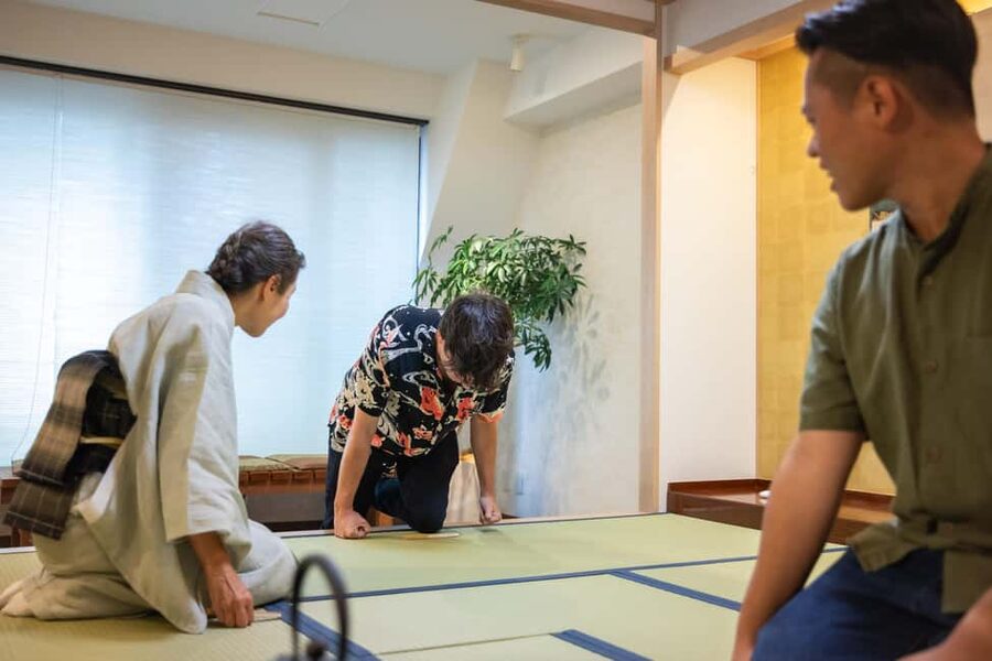 Tokyo: Tea Ceremony Experience in Asakusa - Why the guide matters so much