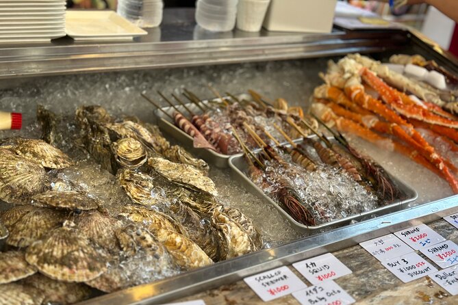 Tokyo: Tsukiji Fish Market Food and Walking tour - Practical details that can make the morning better