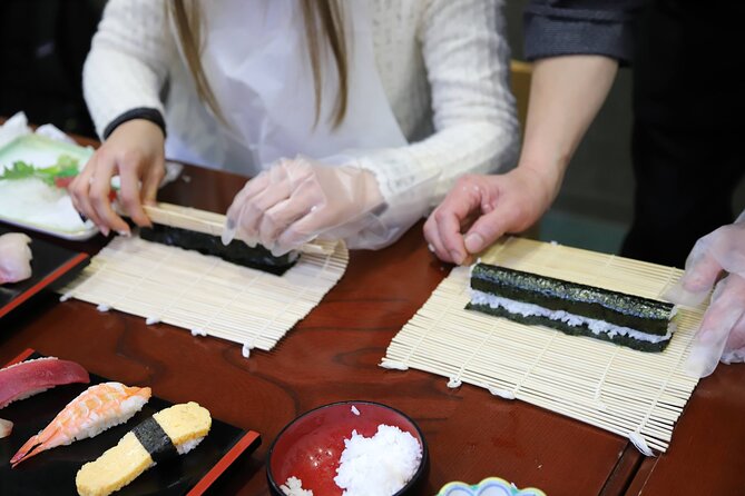 Tsukiji Fish Market Guided Tour and Sushi Making with Pro Chef - Tsukiji today, and what this tour actually visits