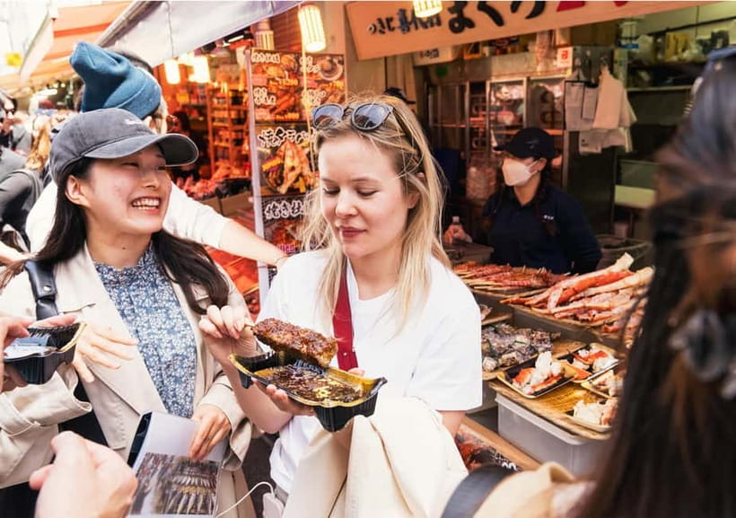 Tsukiji Fish Market: Street Food & Culture Walking Tour - A short look at Buddhist culture