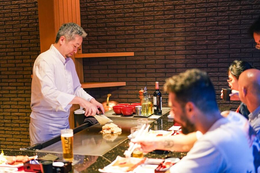 Wagyu Beef & Sake Pairing Foodie Tour in Tokyo - The 75-minute A5 Wagyu teppanyaki meal